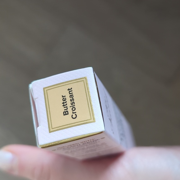 Brand new Too Faced concealer - Picture 2 of 5